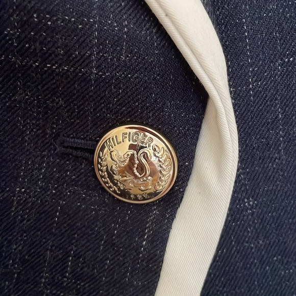 Tommy Hilfiger Navy Blazer with White Trim and Branded Buttons! Size 14 - Picture 10 of 17